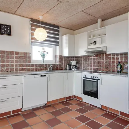 Appartamento Idolf - 2km From The Sea By Interhome *